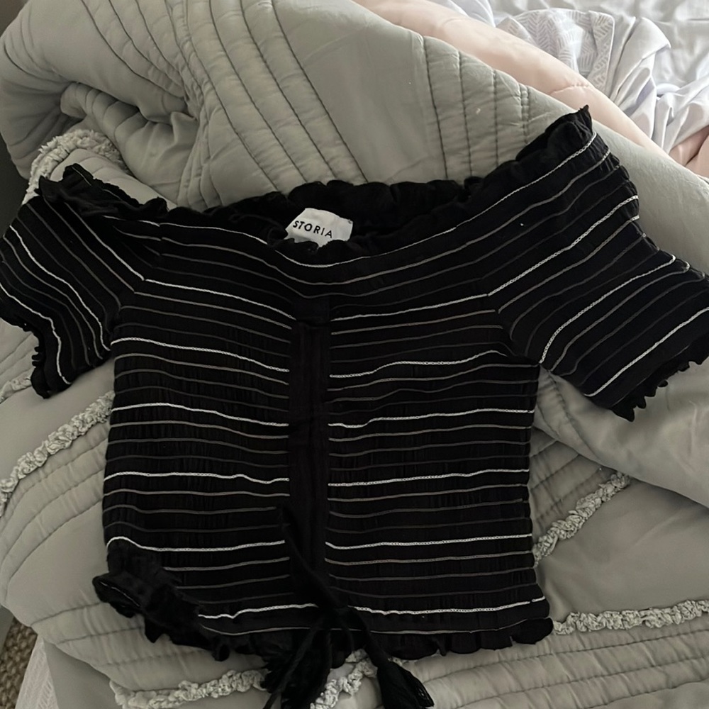 Cute vacation/going out top. Only worn once.